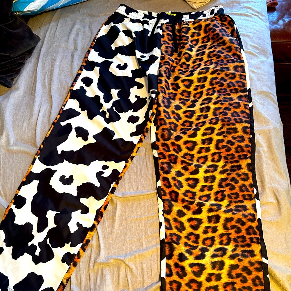 Chinatown Market Animal Print two tome colorblock joggers